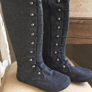 Grey Flannel Boots~great with leggings